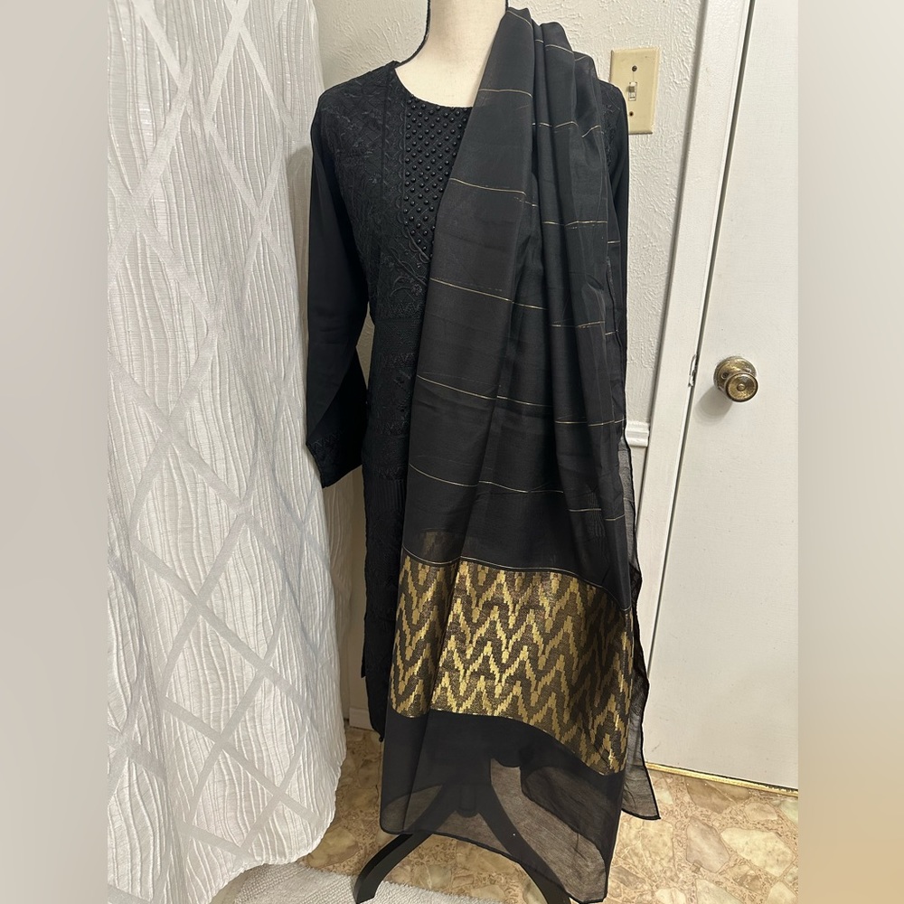 New arrival Pakistani Arrival Embroidered Three Piece Suit Brand New